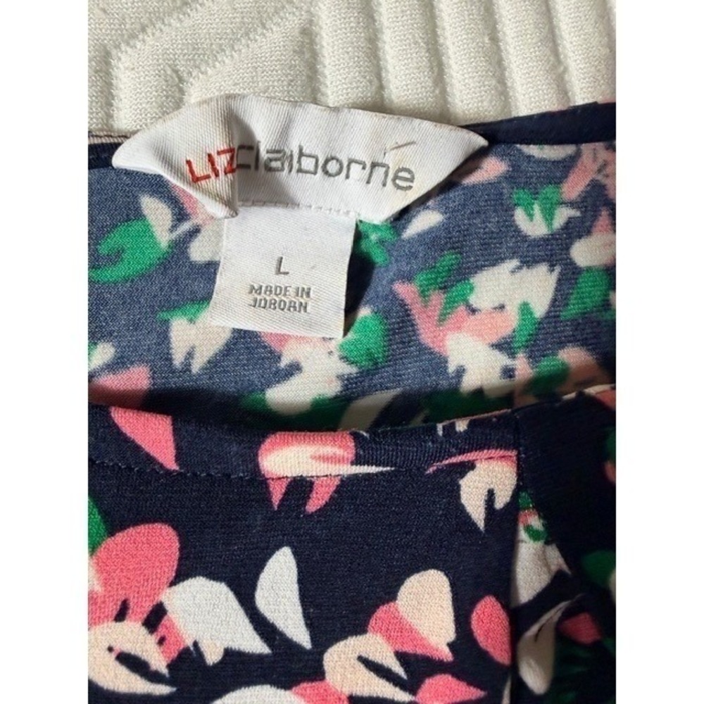 Liz Claiborne Blue Blouse w/floral Print Short Sleeve Top Size‎ Large - Picture 10 of 11